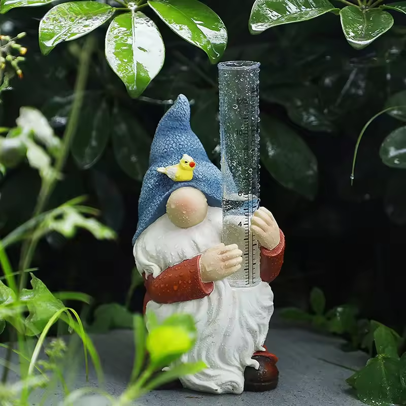 Soraya - Encantadora estatua de gnomo para jardín con pluviómetro hecha de resina para decoración encantadora del jardín