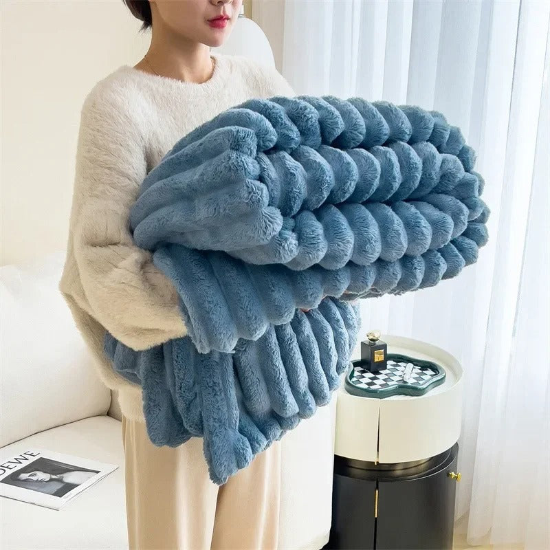 Manta de franela con forro polar a rayas para una vida acogedora y decoración de dormitorio