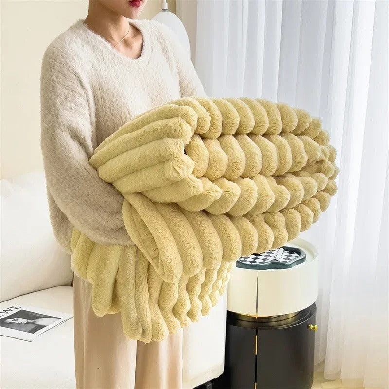 Manta de franela con forro polar a rayas para una vida acogedora y decoración de dormitorio
