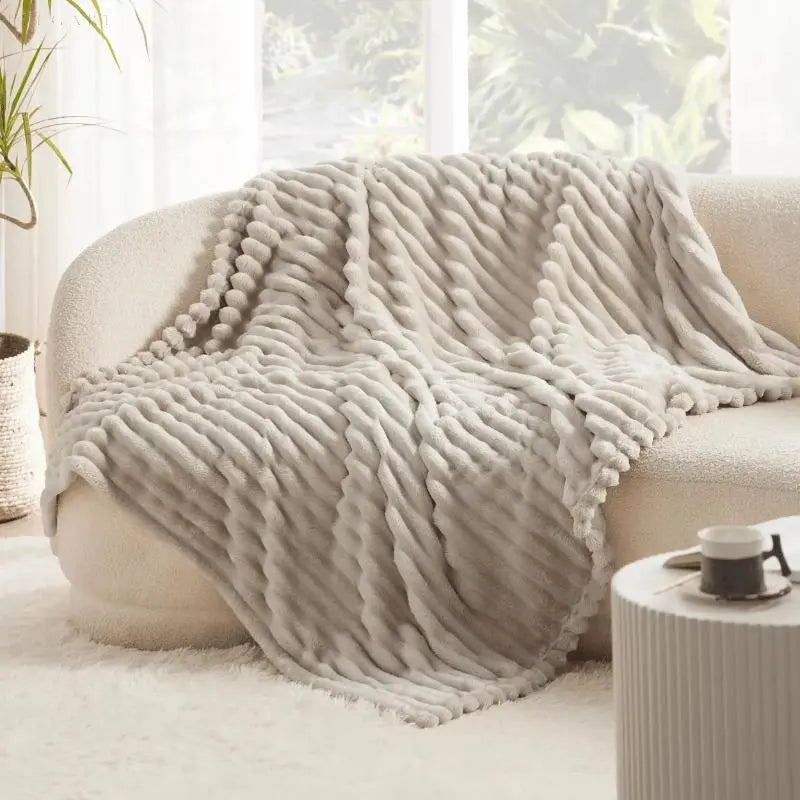 Manta de forro polar súper suave Ultimate Comfort Luxe con piel sintética de alta calidad para abrazos cálidos y ambiente acogedor
