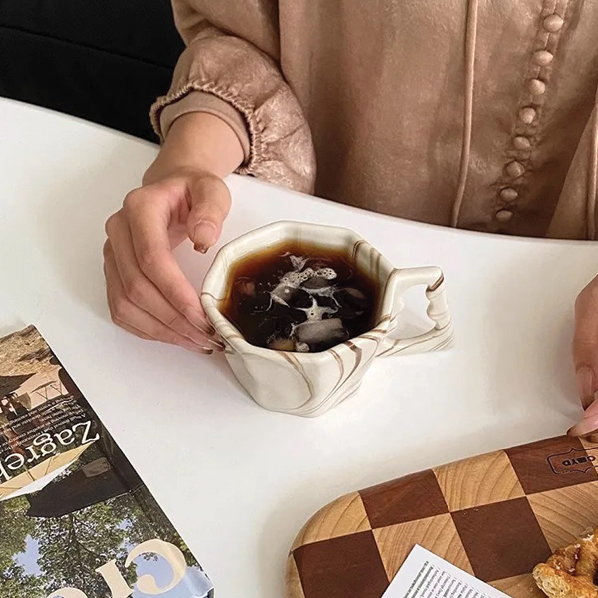 Taza en forma ovalada