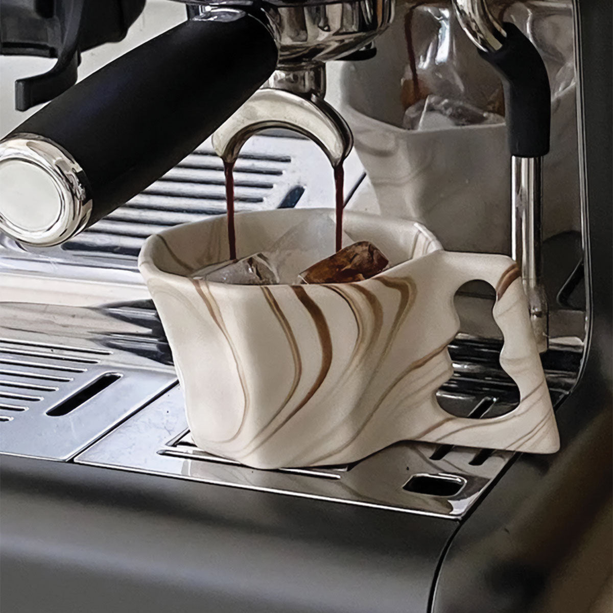 Taza en forma ovalada