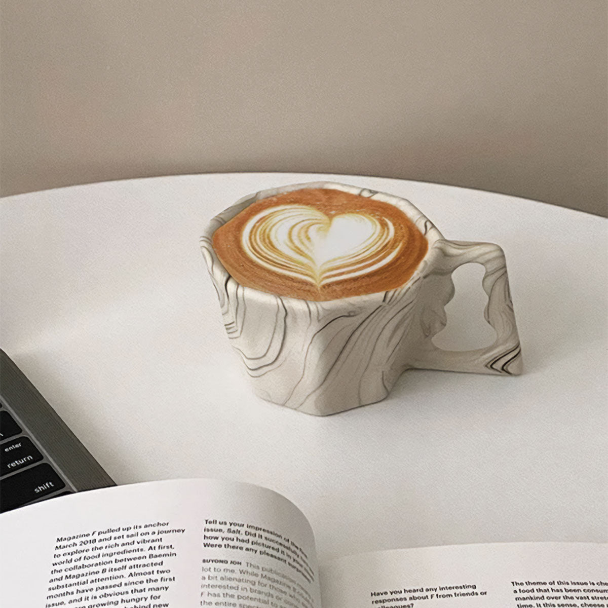 Taza en forma ovalada