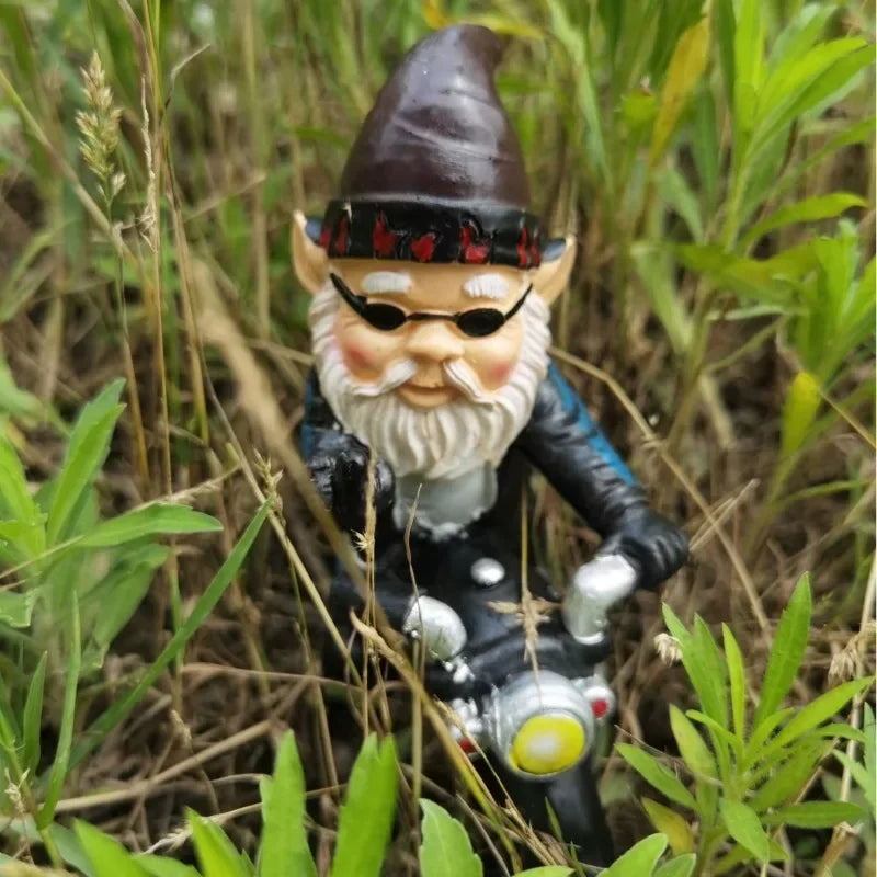 Calidora - Gnomo Encantador en Motocicleta Figura de Resina para una Hermosa Decoración de Jardín