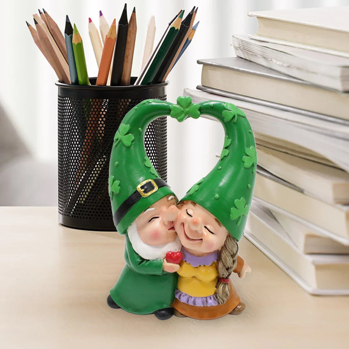 Sabinae - Encantadora Figura de Gnomo para Decoración de Jardín y Fiesta - Resina Hecha a Mano para una Atmósfera Encantadora
