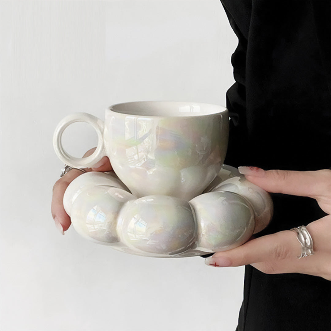 Taza elegante de girasol con patrón floral perfecta para un desayuno hermoso