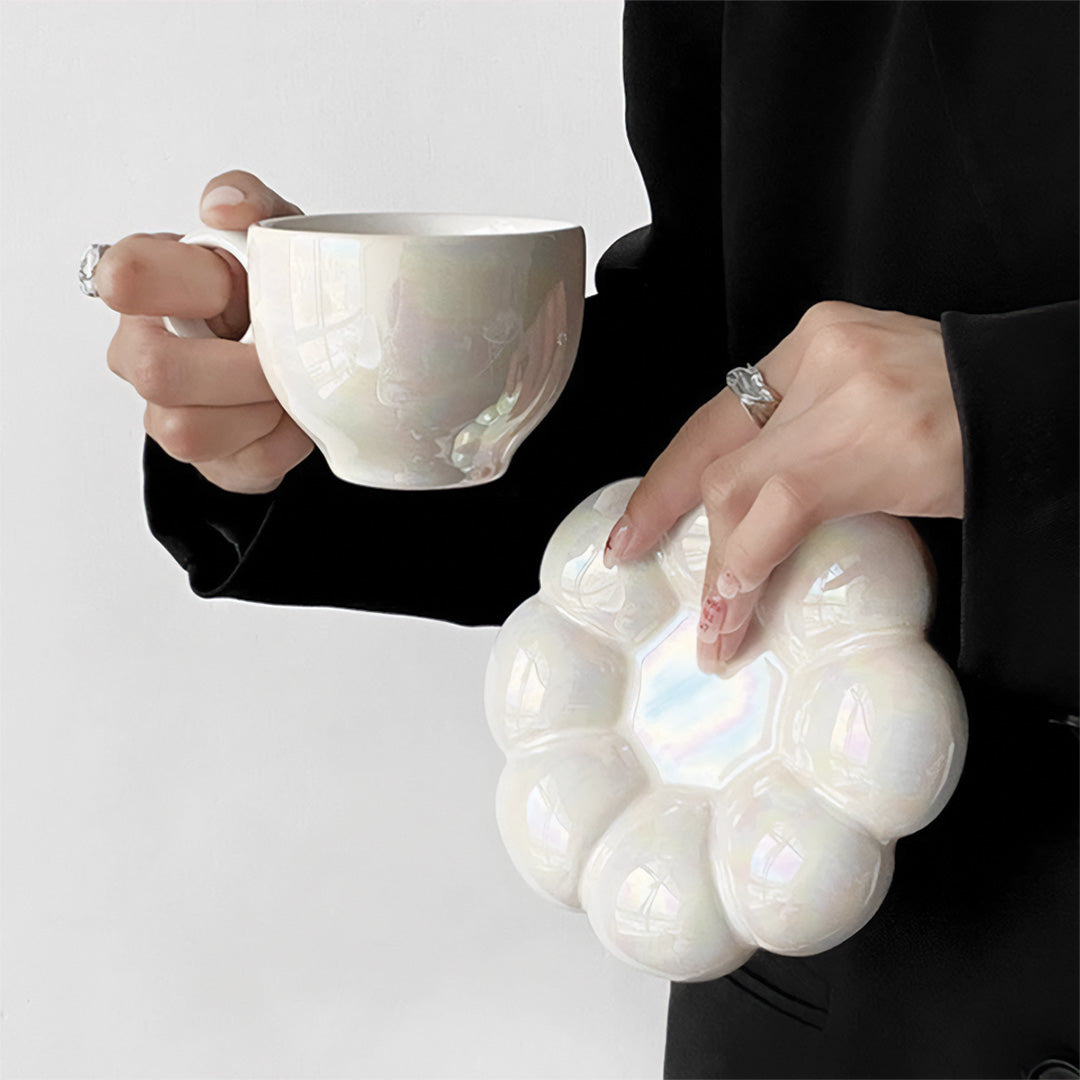 Taza elegante de girasol con patrón floral perfecta para un desayuno hermoso