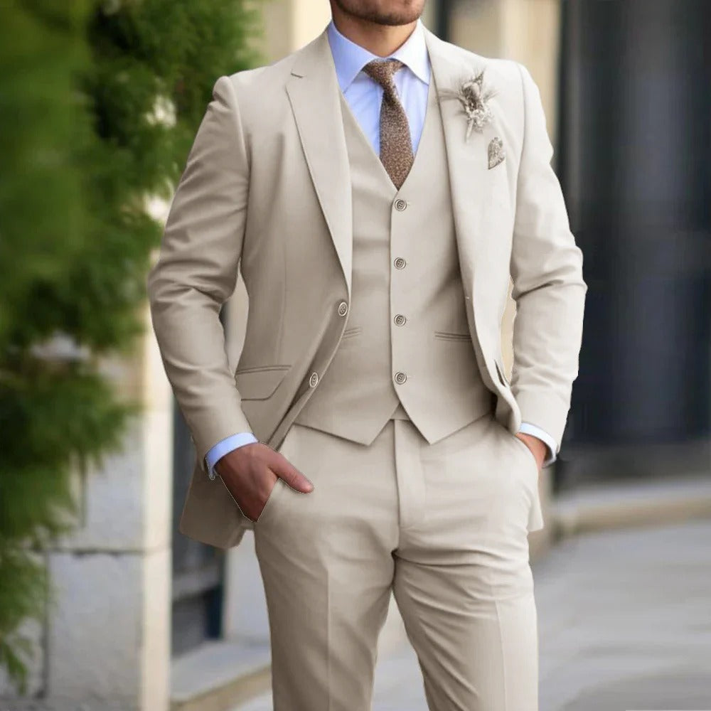 Elegant three-piece men's suit Weston with layered design