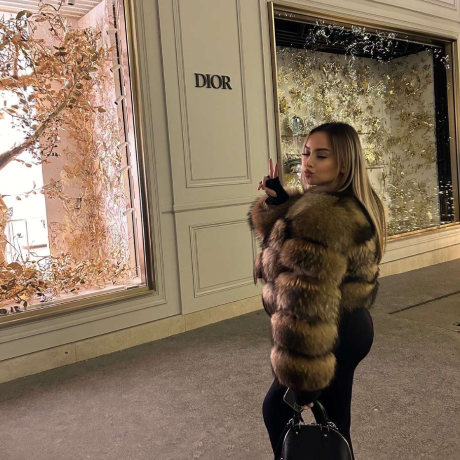 Ladoza Classy Fur - Elegant and Sophisticated Fur Accessory