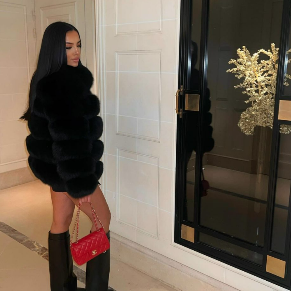 Ladoza Classy Fur - Elegant and Sophisticated Fur Accessory